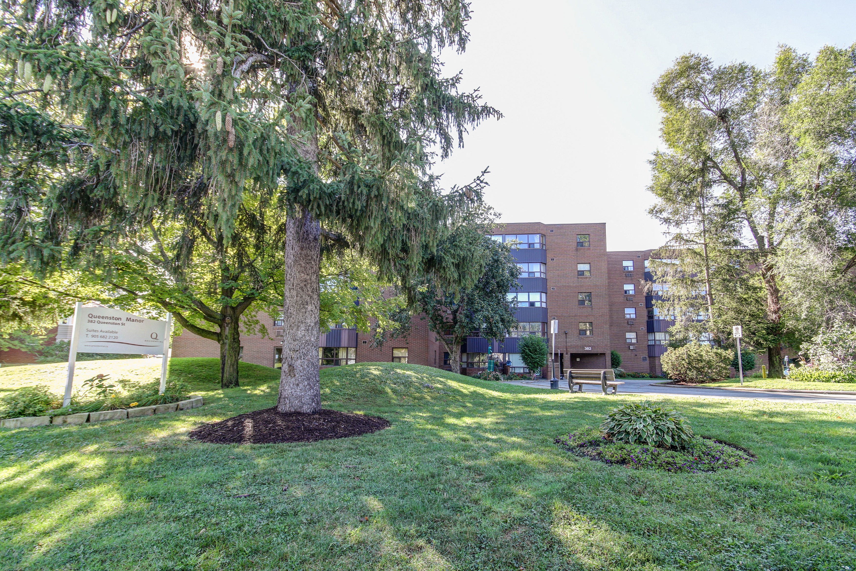 382 Queenston Street, St. Catharines, ON L2P 3V5 — photo 2